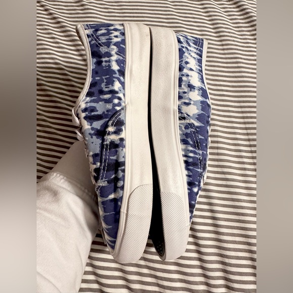 CUSHION WALK BY AVON SIZE 7  BLUE ANE WHITE DIE-DYE SNEAKERS,X-TRA CUSHIONY - Picture 5 of 7